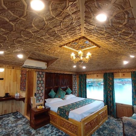 Houseboat Plato Excellence Hotel Srinagar  Luaran gambar